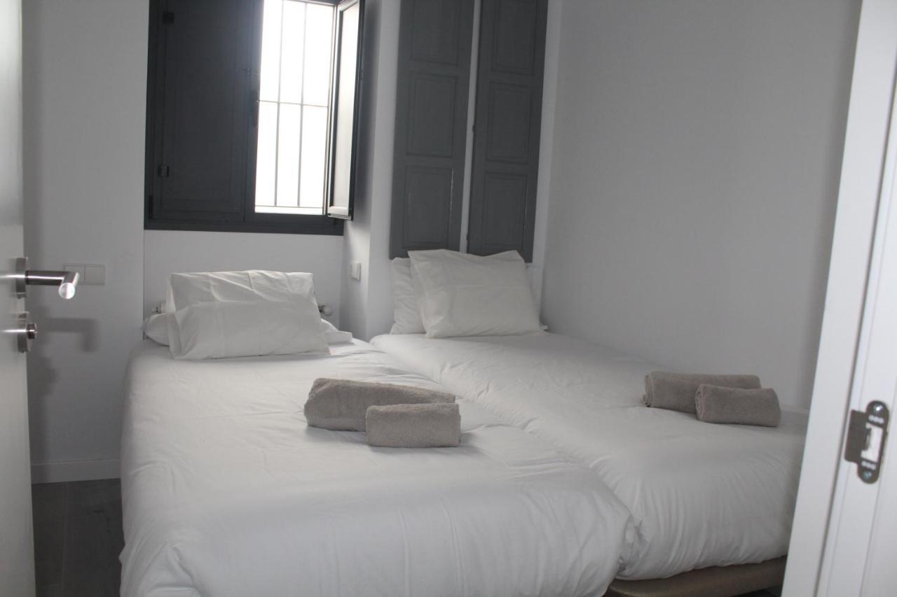 Cozy & Modern Apartment Hombre De Piedra Sevilla Exterior foto